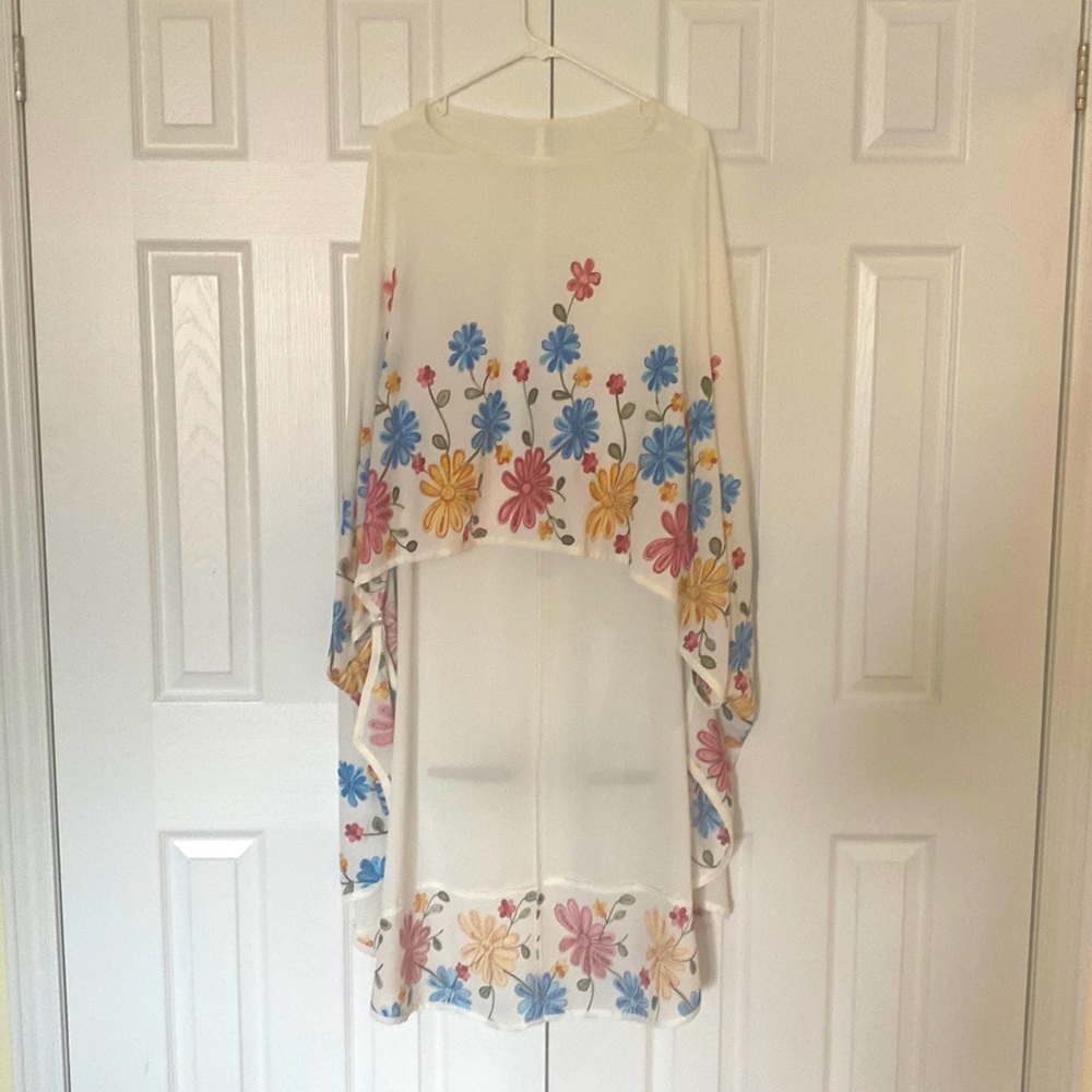 Flowery flowy top